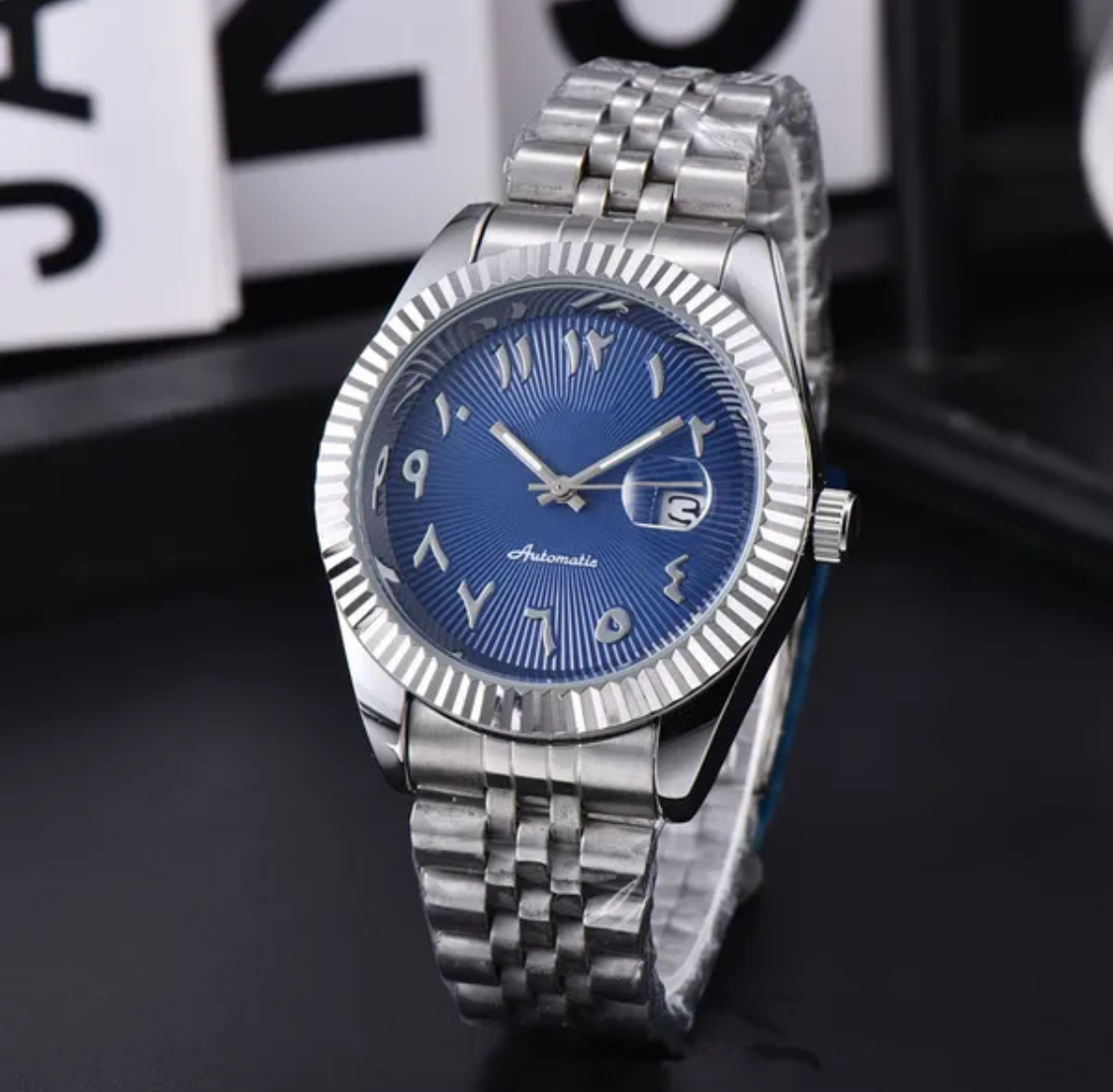 Casual Luxury Mans Watch Quartz Movement Battery Splash Waterproof 41mm case Arabic Design (Blue)